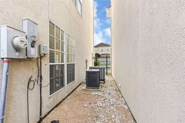 7130 Windwater Parkway N, Houston, TX 77036