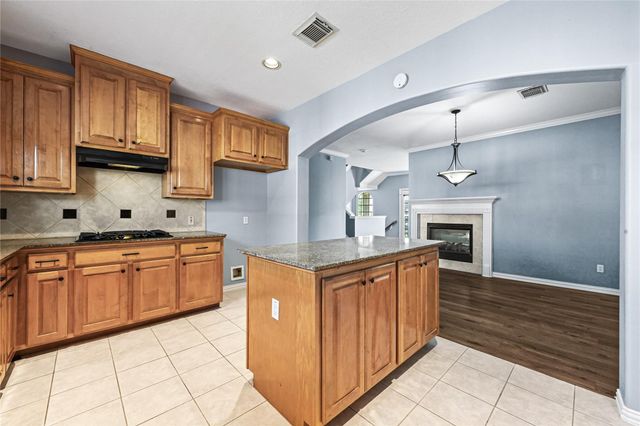 7130 Windwater Parkway N, Houston, TX 77036