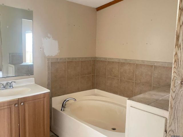 7706 River Ridge Dr, Denham Springs, LA 70706