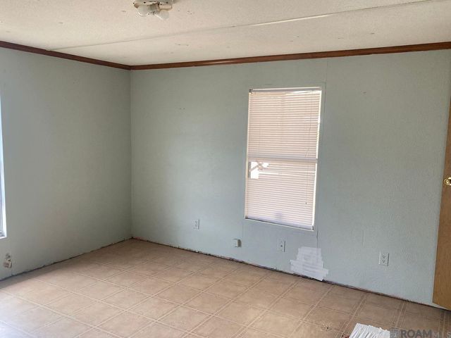 7706 River Ridge Dr, Denham Springs, LA 70706