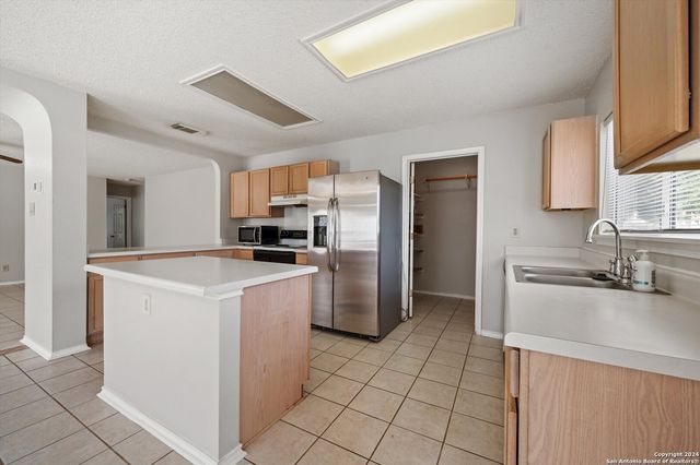 1004 Boxer Pass Drive, Schertz, TX 78154
