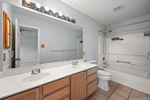 1004 Boxer Pass Drive, Schertz, TX 78154