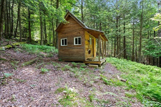 3992 Main Road, Huntington, VT 05462