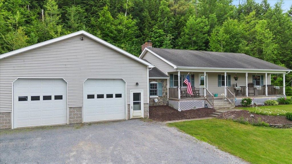 3992 Main Road, Huntington, VT 05462
