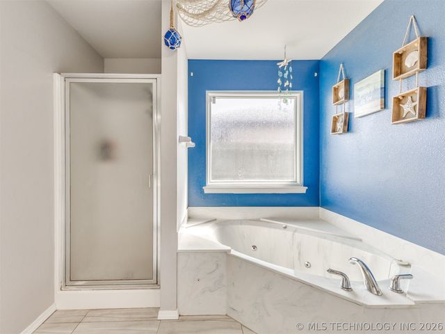 5325 Redbud Drive, Sand Springs, OK 74063