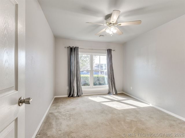 5325 Redbud Drive, Sand Springs, OK 74063