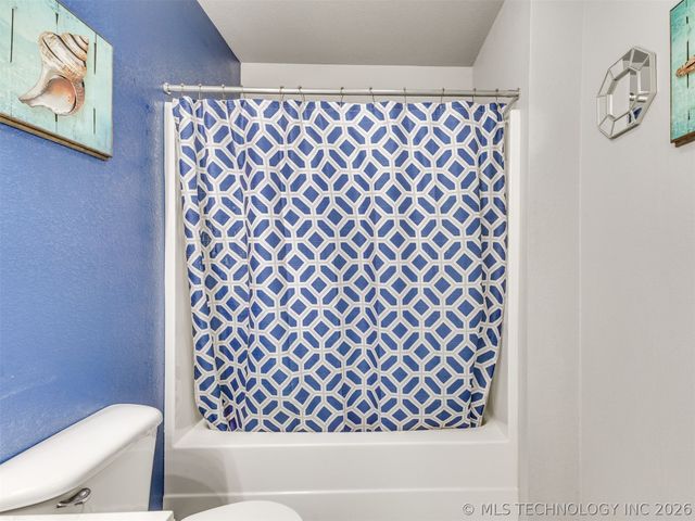 5325 Redbud Drive, Sand Springs, OK 74063