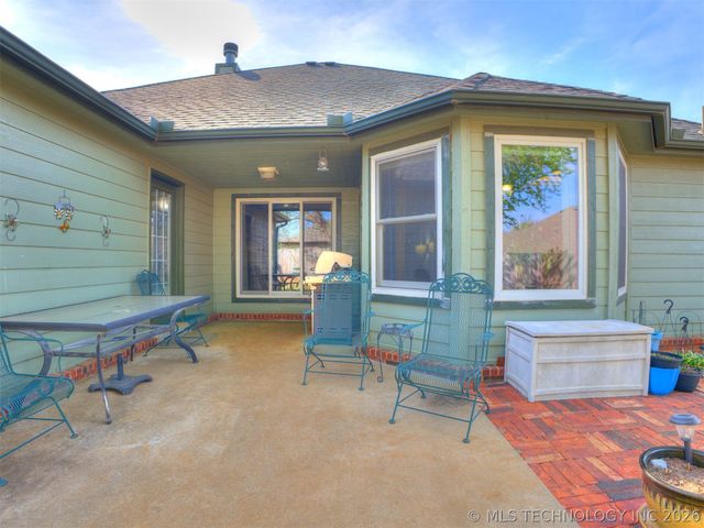 5325 Redbud Drive, Sand Springs, OK 74063