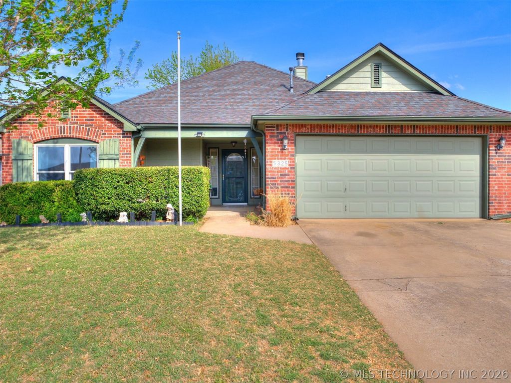 5325 Redbud Drive, Sand Springs, OK 74063