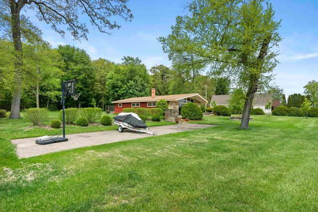 5100 S County Rd 210, Knox, IN 46534