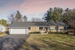 1018 S Ferry Drive, Lake Mills, WI 53551