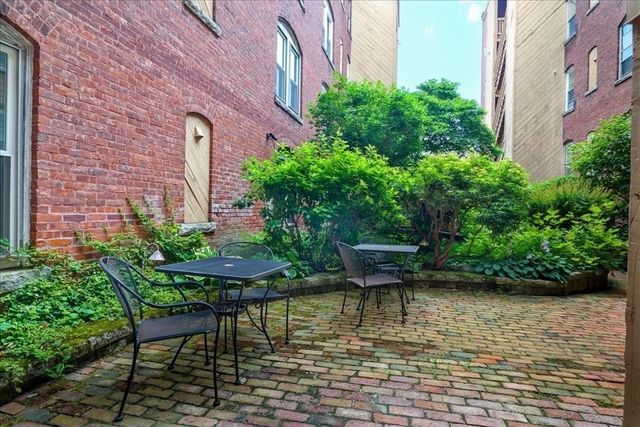 29 Irving Street 8, Worcester, MA 01609