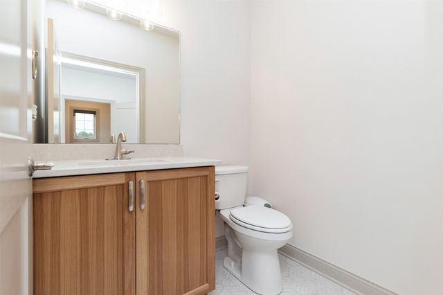 6111 NE Briarwood Drive, Ankeny, IA 50021