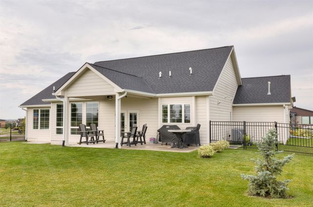 6111 NE Briarwood Drive, Ankeny, IA 50021