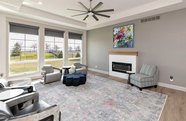 6111 NE Briarwood Drive, Ankeny, IA 50021