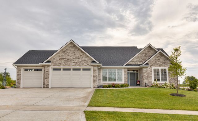 6111 NE Briarwood Drive, Ankeny, IA 50021