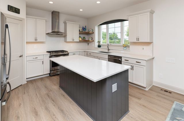 6111 NE Briarwood Drive, Ankeny, IA 50021