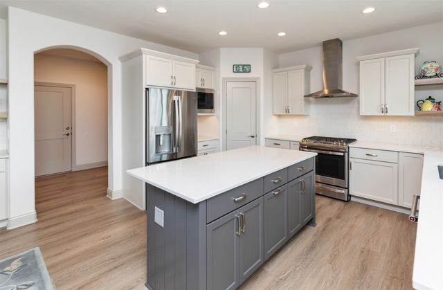 6111 NE Briarwood Drive, Ankeny, IA 50021