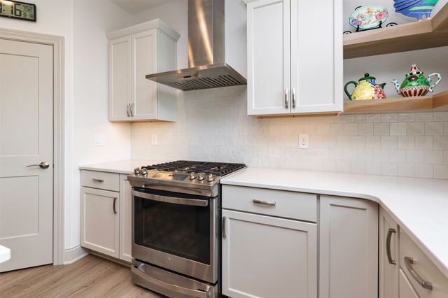 6111 NE Briarwood Drive, Ankeny, IA 50021