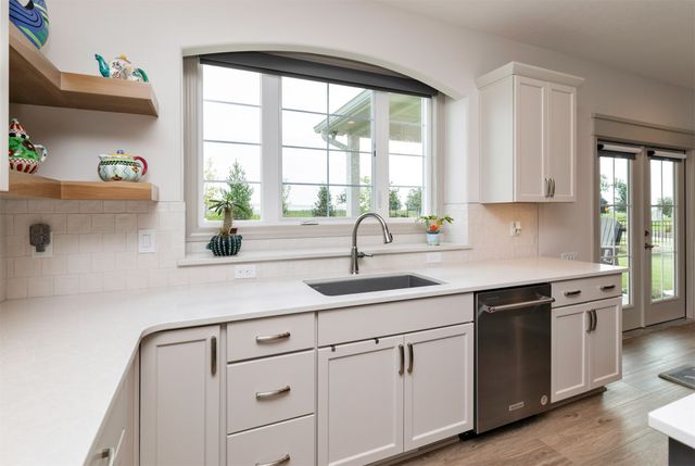 6111 NE Briarwood Drive, Ankeny, IA 50021