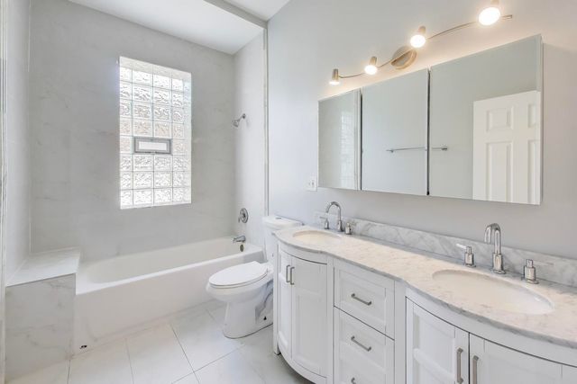 313 E 60th Street 1, Chicago, IL 60637