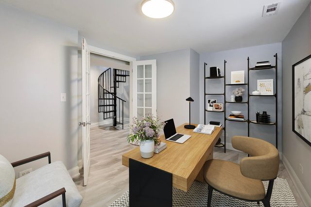 313 E 60th Street 1, Chicago, IL 60637