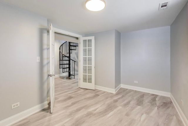 313 E 60th Street 1, Chicago, IL 60637