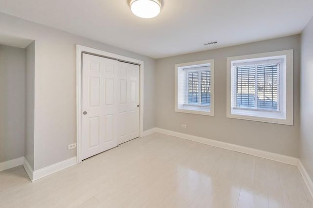 313 E 60th Street 1, Chicago, IL 60637