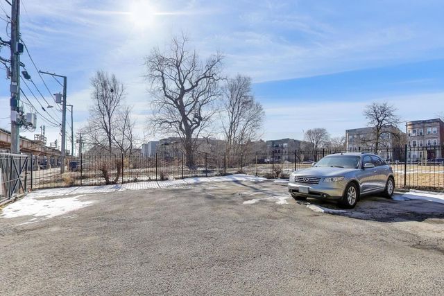 313 E 60th Street 1, Chicago, IL 60637