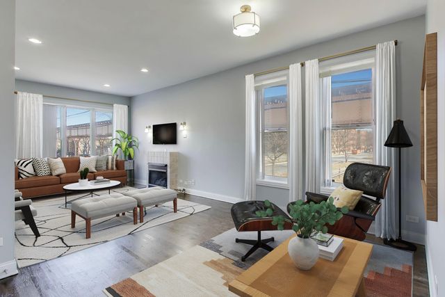 313 E 60th Street 1, Chicago, IL 60637