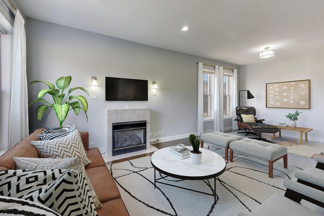 313 E 60th Street 1, Chicago, IL 60637