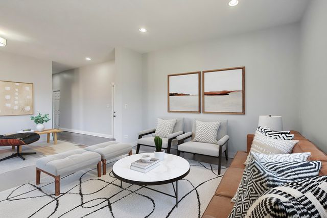 313 E 60th Street 1, Chicago, IL 60637