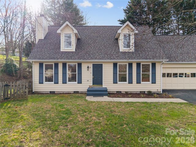 10 Orchard Place, Weaverville, NC 28787