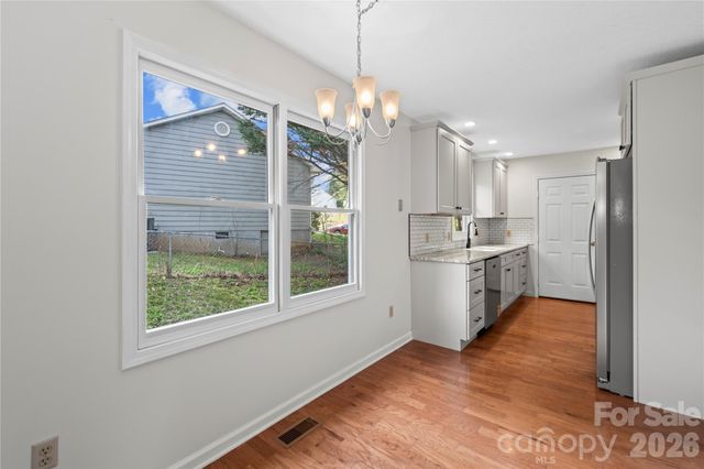 10 Orchard Place, Weaverville, NC 28787