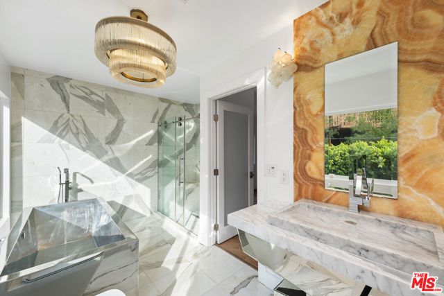 2250 Nichols Canyon Road, Los Angeles, CA 90046