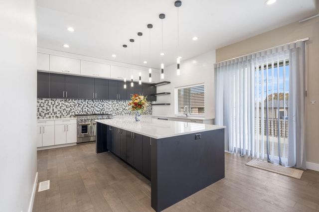 208 N Glengary Drive, Nixa, MO 65714