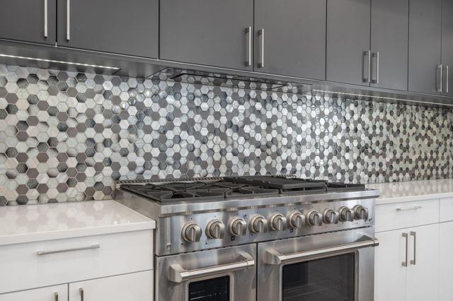 208 N Glengary Drive, Nixa, MO 65714