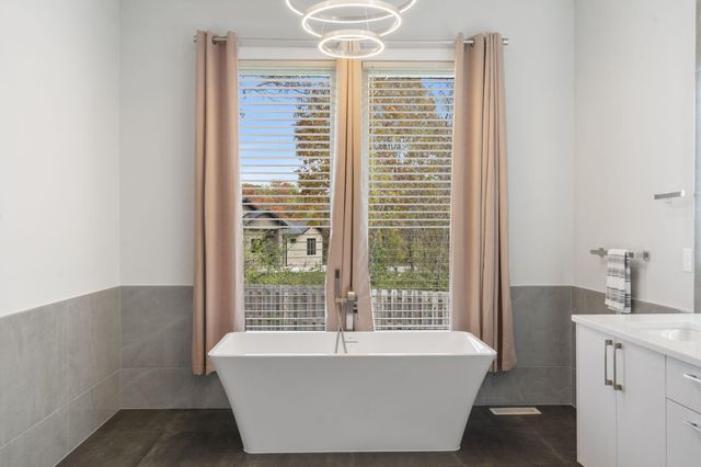 208 N Glengary Drive, Nixa, MO 65714