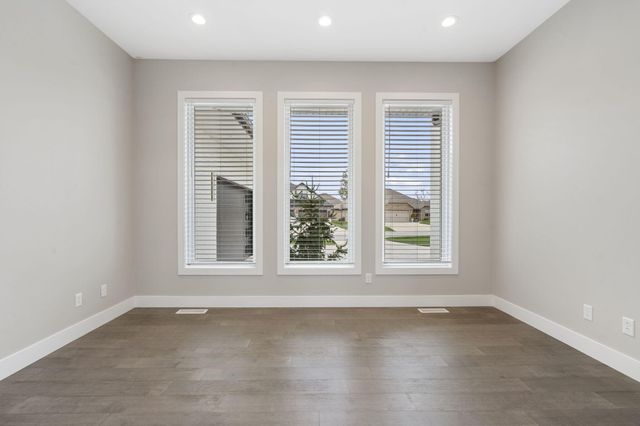 208 N Glengary Drive, Nixa, MO 65714