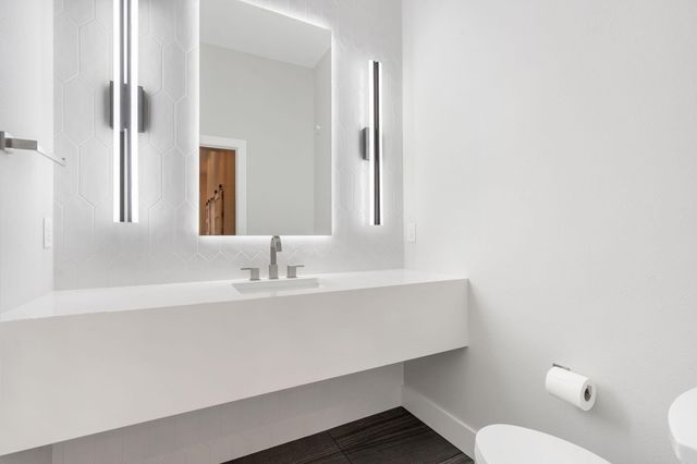 208 N Glengary Drive, Nixa, MO 65714