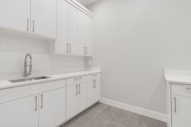 208 N Glengary Drive, Nixa, MO 65714