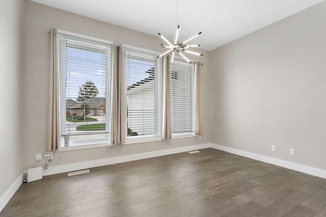 208 N Glengary Drive, Nixa, MO 65714