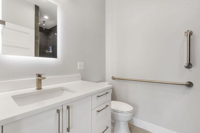 208 N Glengary Drive, Nixa, MO 65714