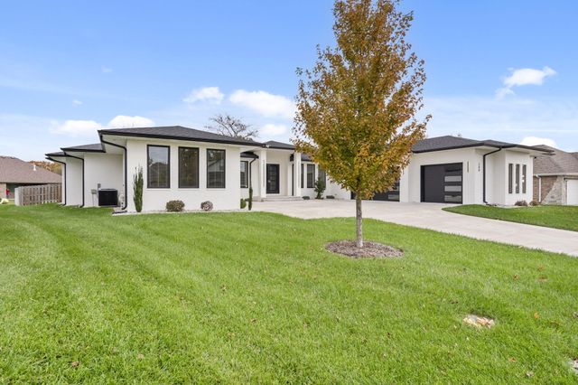 208 N Glengary Drive, Nixa, MO 65714