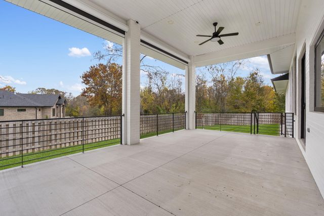 208 N Glengary Drive, Nixa, MO 65714
