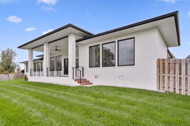 208 N Glengary Drive, Nixa, MO 65714