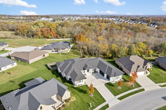 208 N Glengary Drive, Nixa, MO 65714