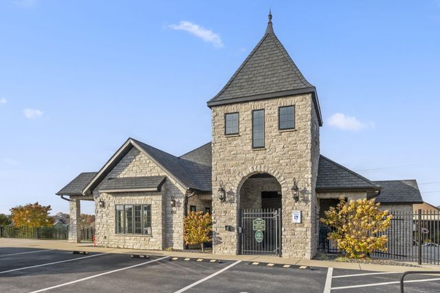 208 N Glengary Drive, Nixa, MO 65714