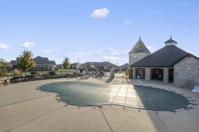 208 N Glengary Drive, Nixa, MO 65714