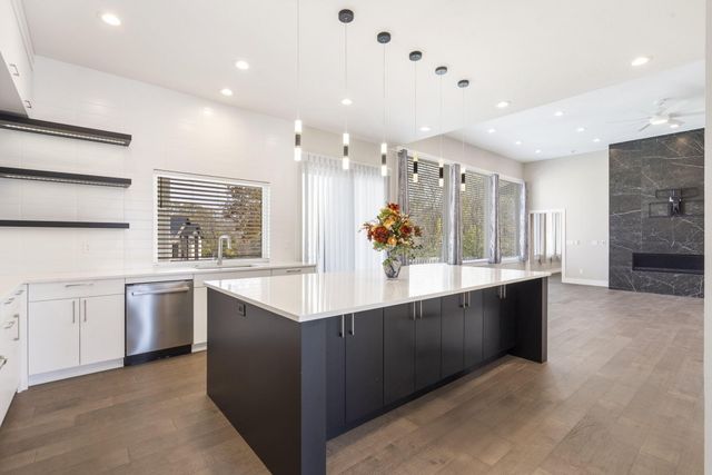 208 N Glengary Drive, Nixa, MO 65714